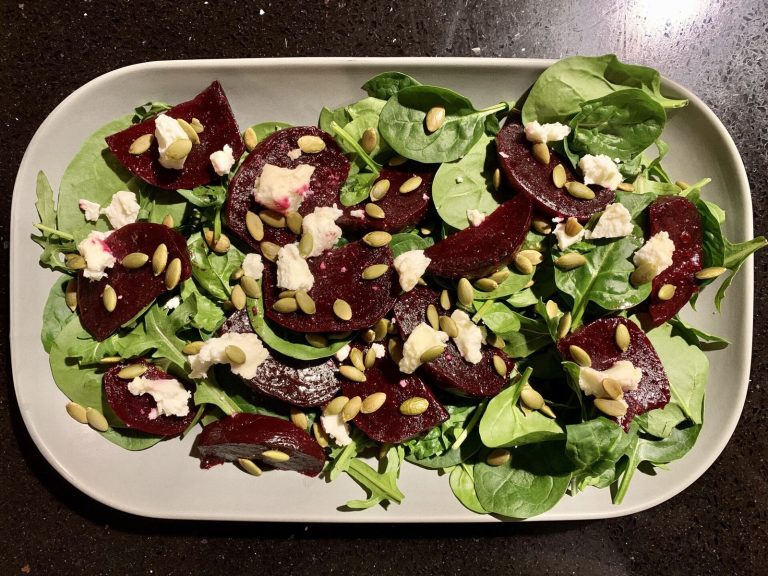 Leafy green salad with seeds supporting eye-healthy food choices