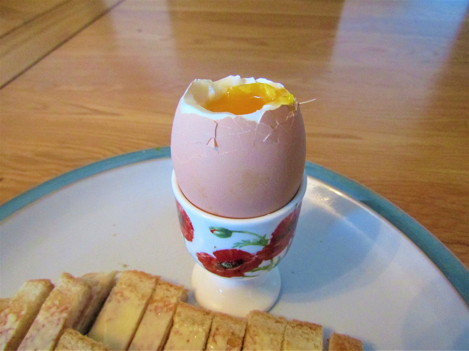 Boiled egg with toast soldiers, an easy small COPD-friendly breakfast