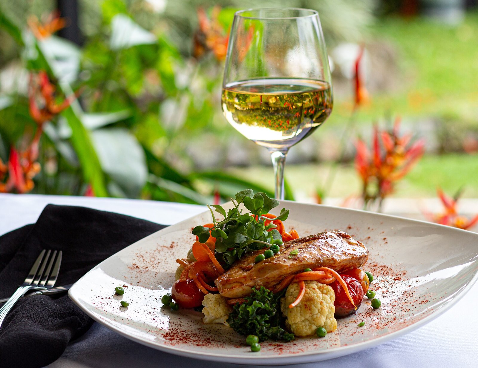 Chicken with vegetables as a steady non-aged non-cured dinner plate for vestibular migraine