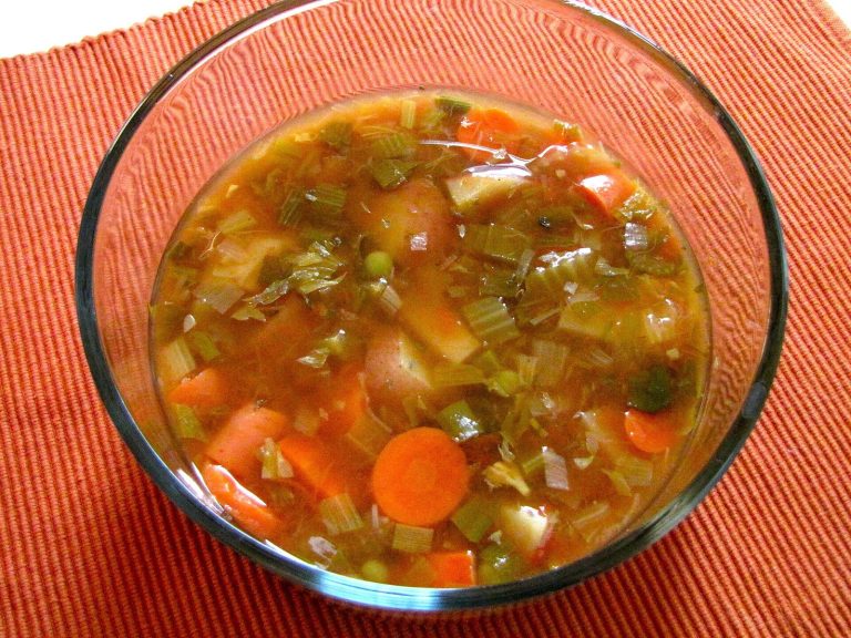 Simple vegetable soup as gentle first foods after colonoscopy