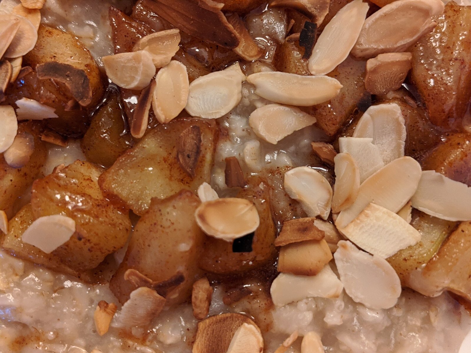 Apple cinnamon oatmeal as a fiber-forward breakfast aligned with heart-healthy eating after PCI