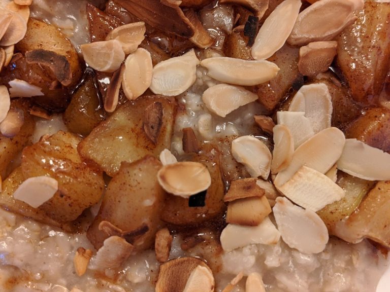 Apple cinnamon oatmeal as a soft moist breakfast during early post-Nissen diet advancement