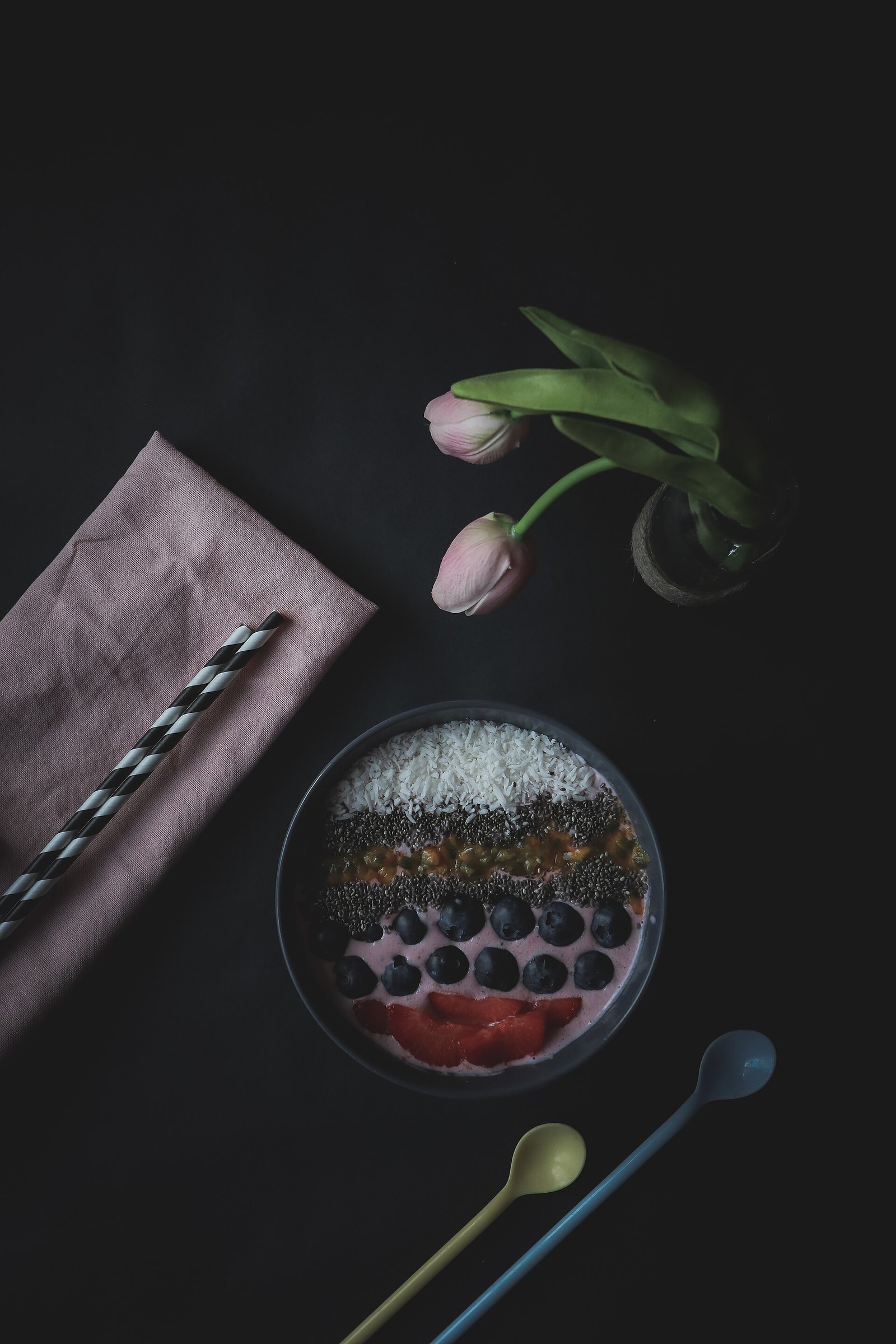 Fruit smoothie bowl as an easy low-prep meal during concussion recovery