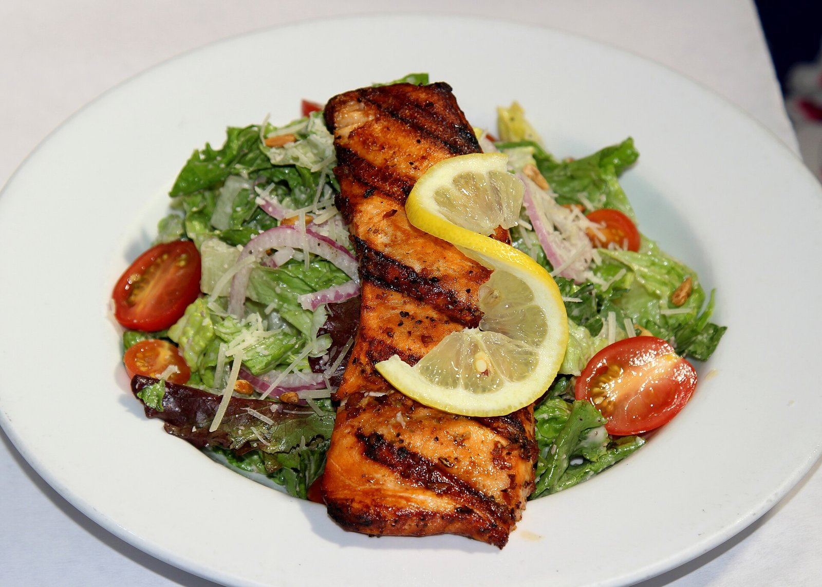 Grilled salmon salad as a protein-forward lunch when concussion symptoms allow