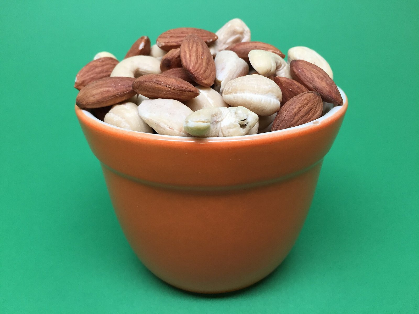 Bowl of nuts illustrating plant fat patterns that may support dry-eye-aware kitchens