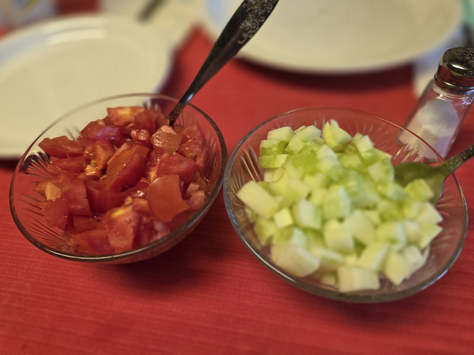 Fresh tomato cucumber salad illustrating lower-sodium Meniere's kitchen patterns
