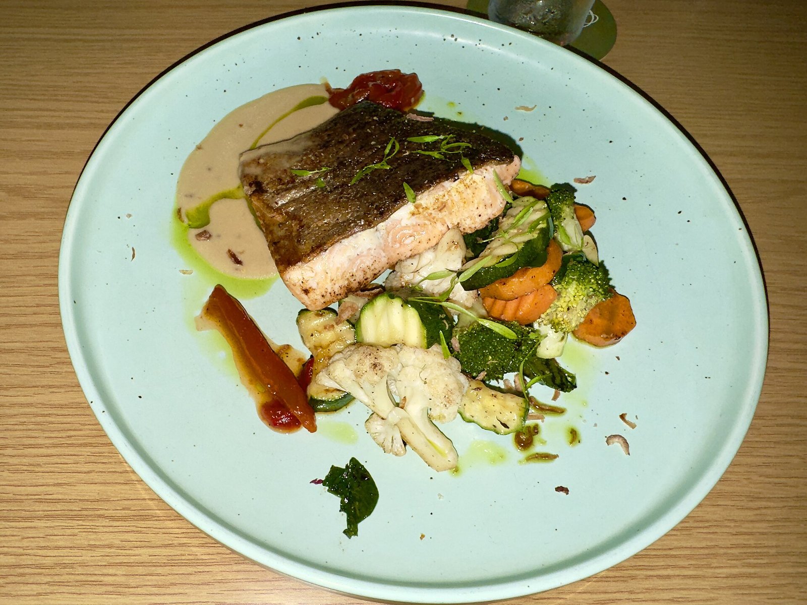 Grilled salmon with vegetables as a low-salt dinner template for Meniere's disease