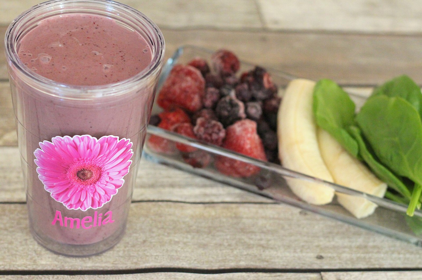 Greek yogurt with berries as a gentle recovery snack, not a UTI cure