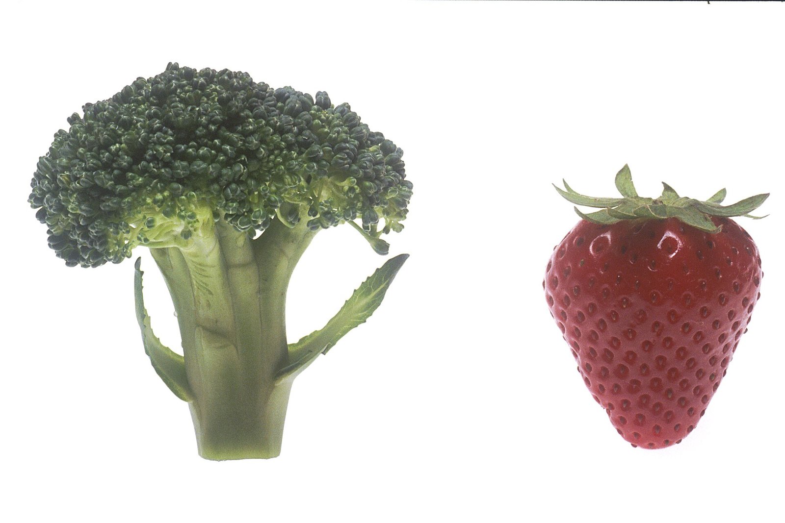 Broccoli and strawberry as everyday vitamin C produce pair