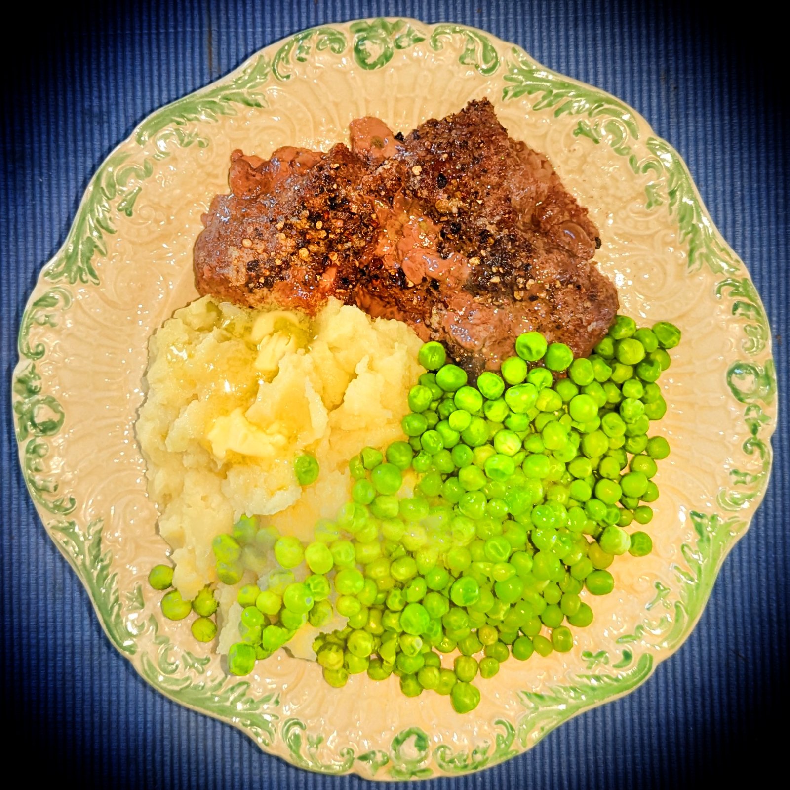 Mashed potatoes with peas as a bland dinner side during recovery