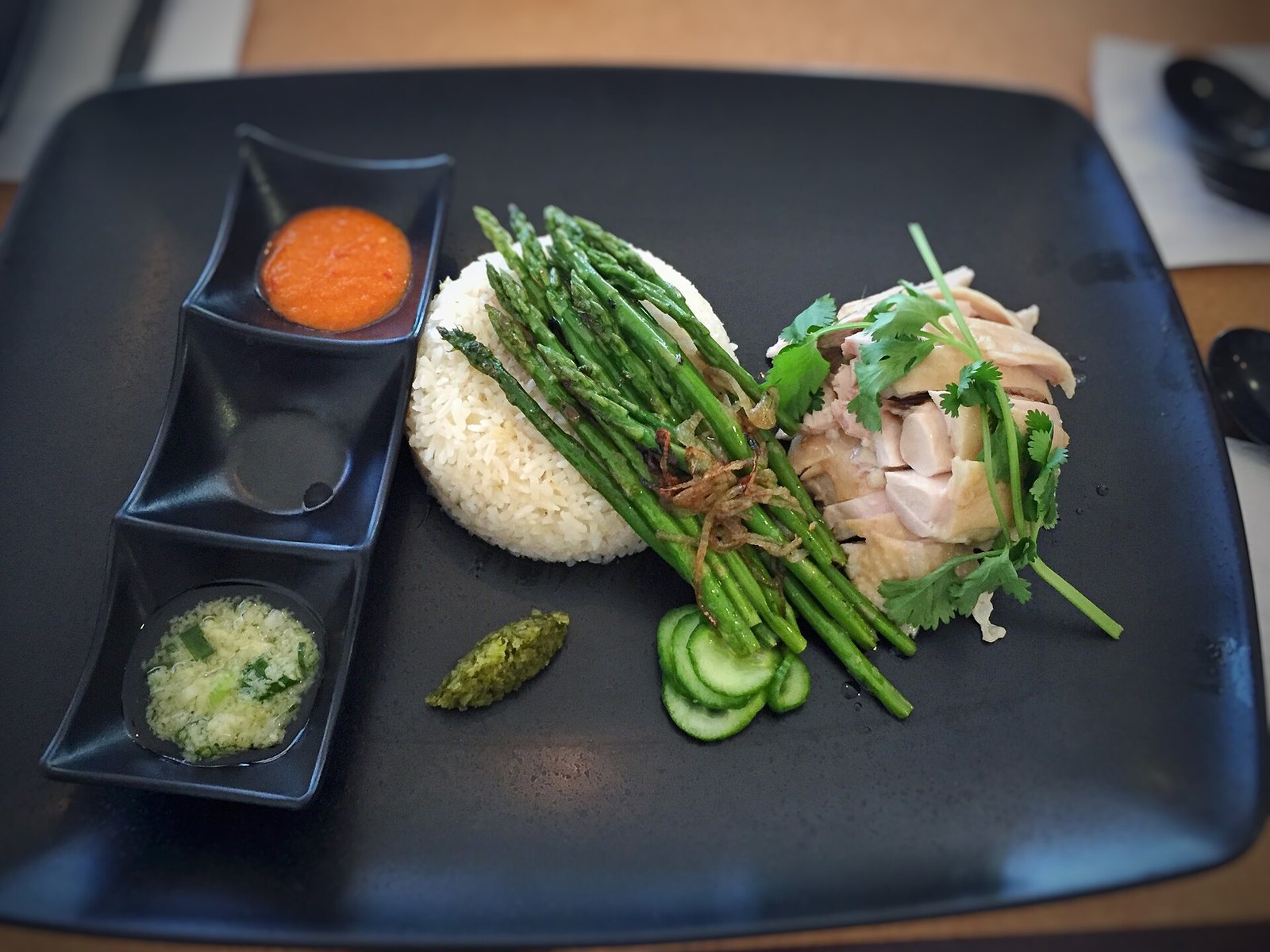 Chicken and white rice as an easy early post-ileostomy plate
