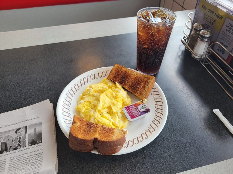 Scrambled eggs as an easy protein breakfast during meniscus surgery recovery