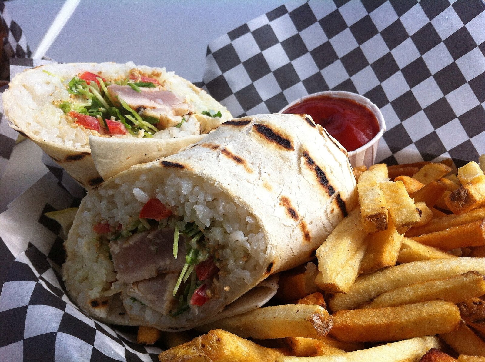 Tuna rice wrap as an easy sling-friendly lunch