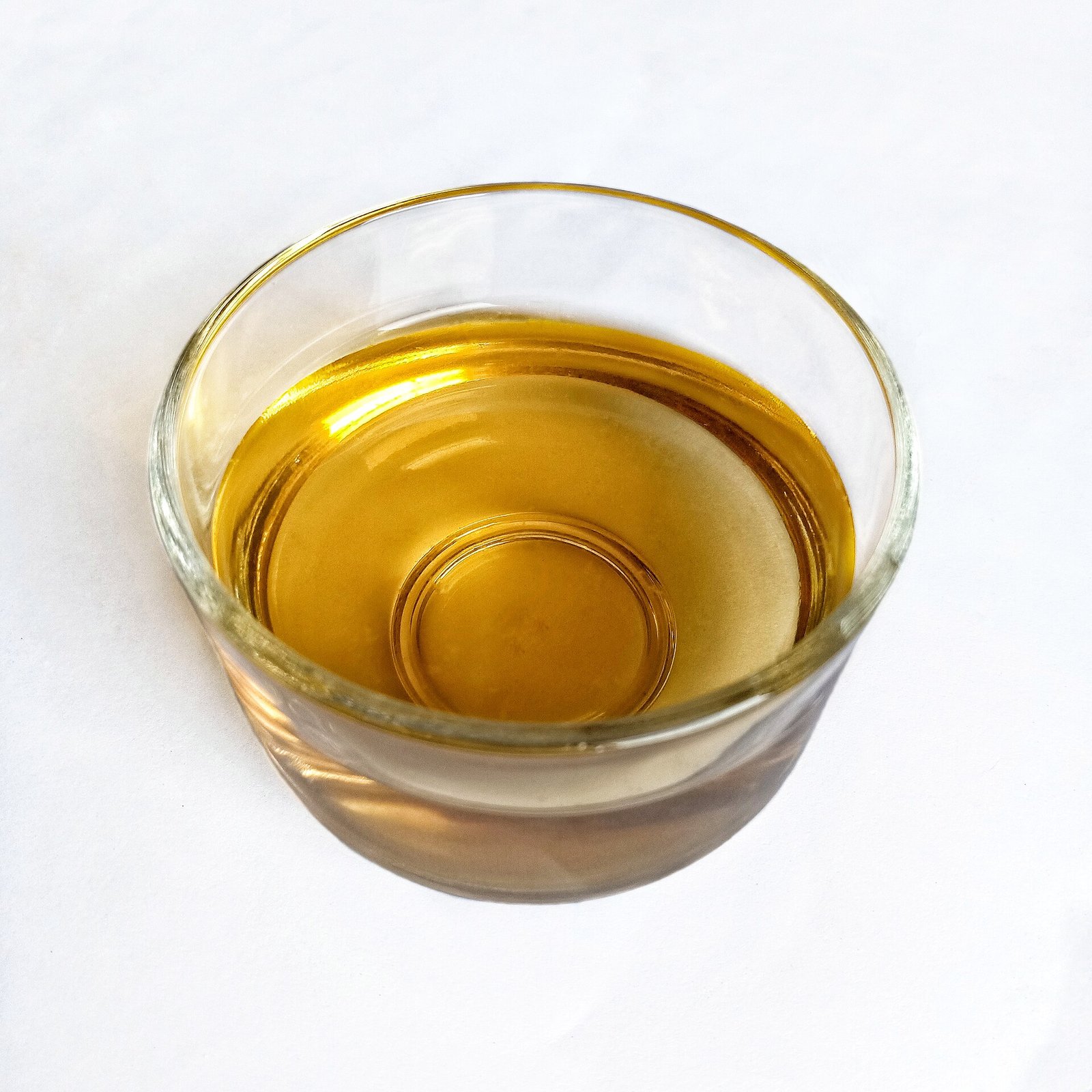 Herbal tea as a gentle hydration habit alongside meals