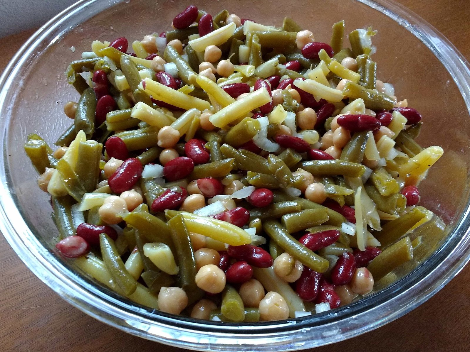 Bean salad as a fiber-rich lunch option for steady carbohydrate quality