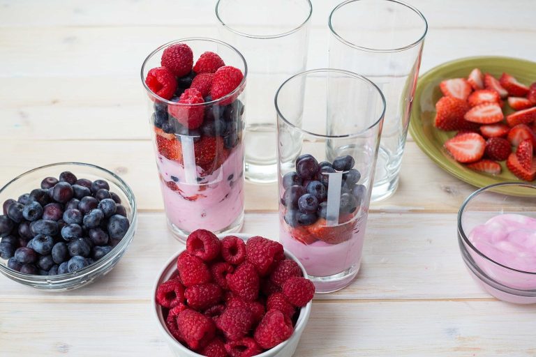 Yogurt and fruit as an easy recovery snack during mastitis care