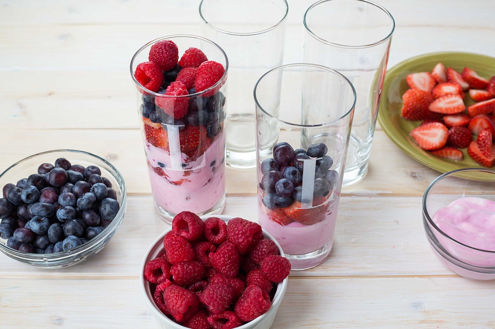 Yogurt and fruit as an easy recovery snack during mastitis care
