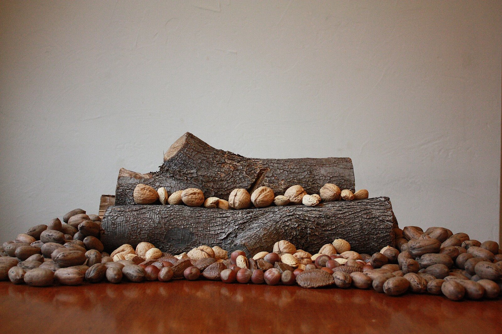 Mixed nuts assortment as a portion-aware snack in Mediterranean-style eating