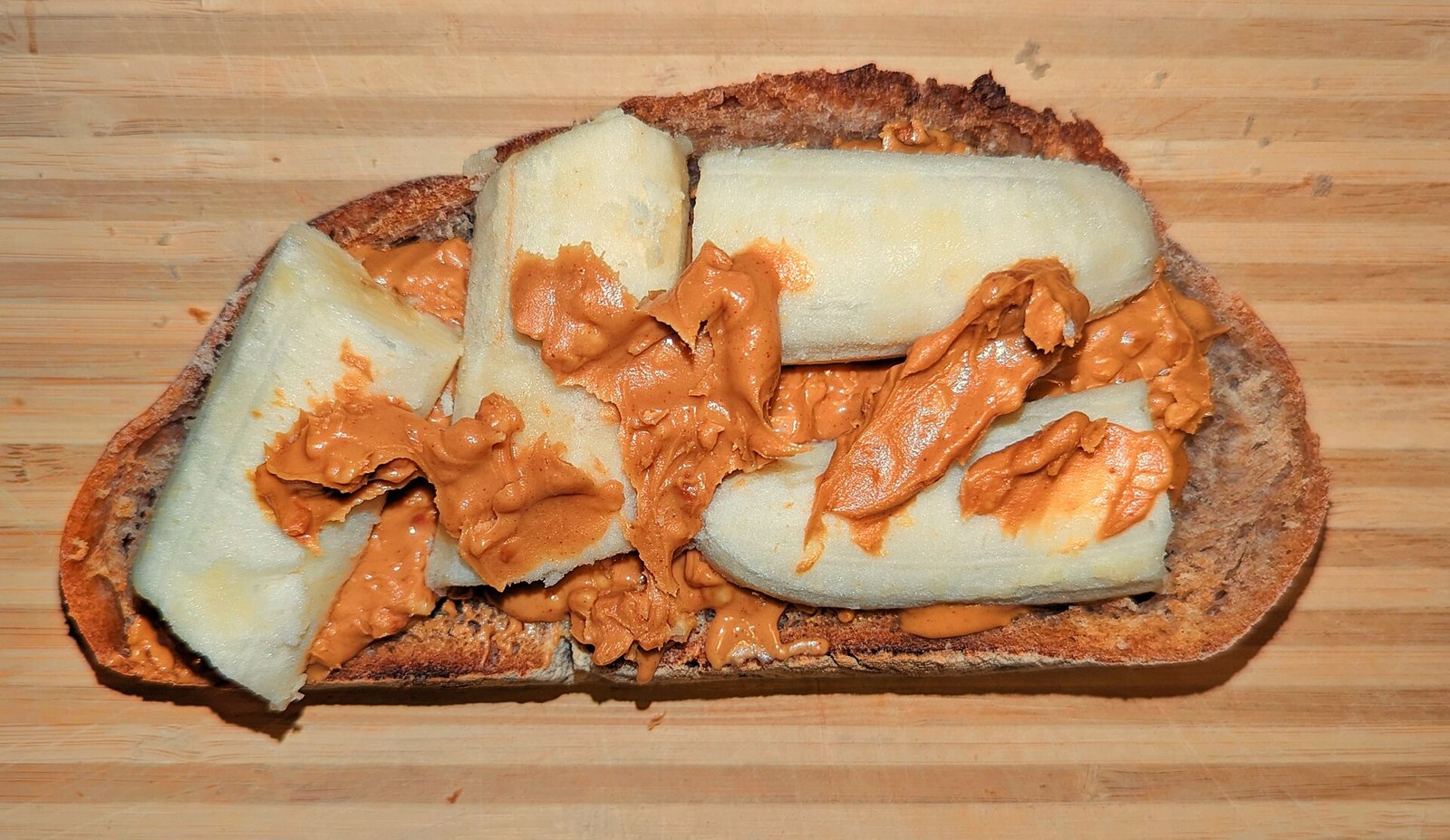 Peanut butter and banana toast as a bland easy breakfast trial