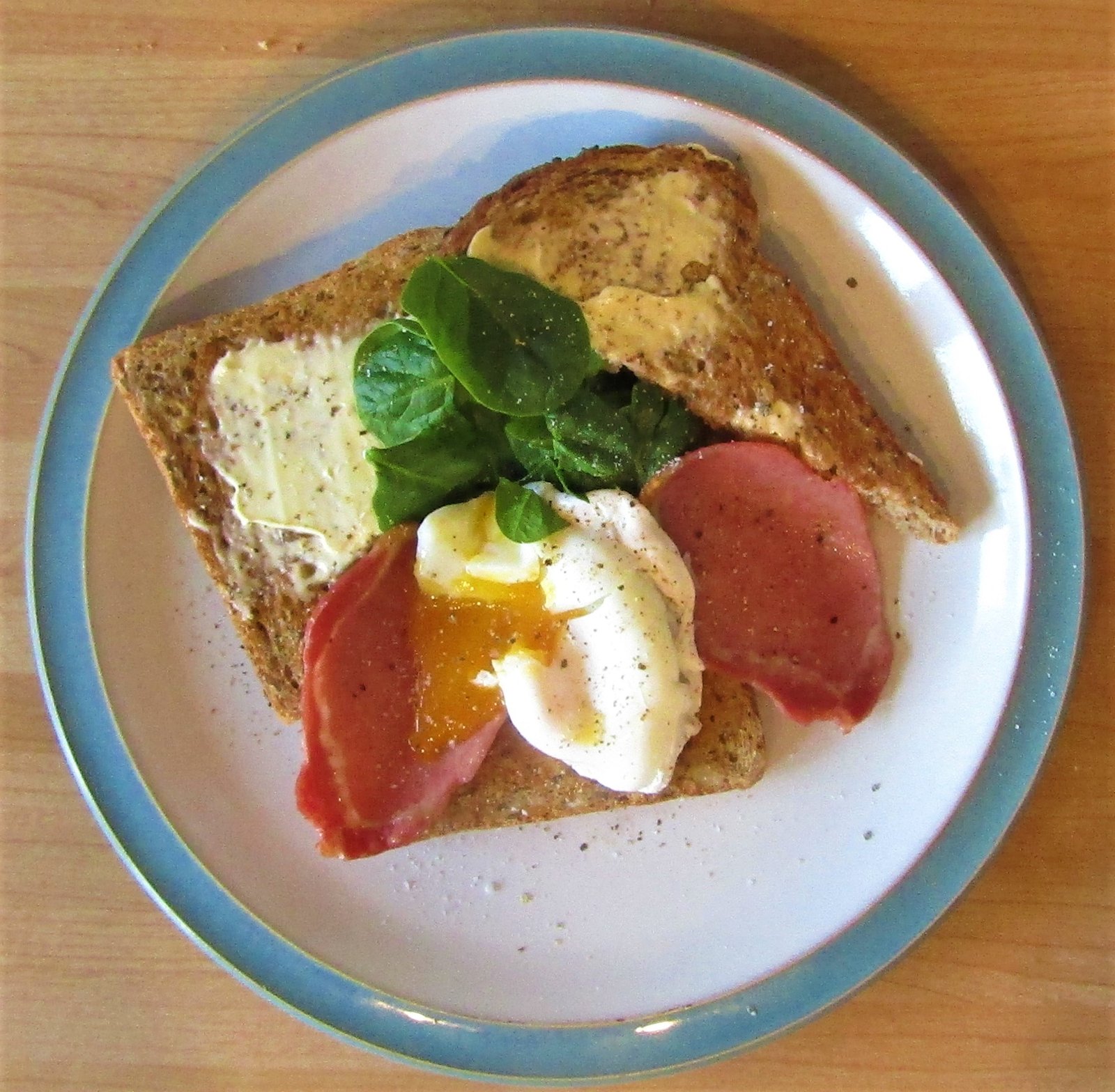 Poached egg on wholegrain toast as a steady breakfast to help avoid meal-skipping