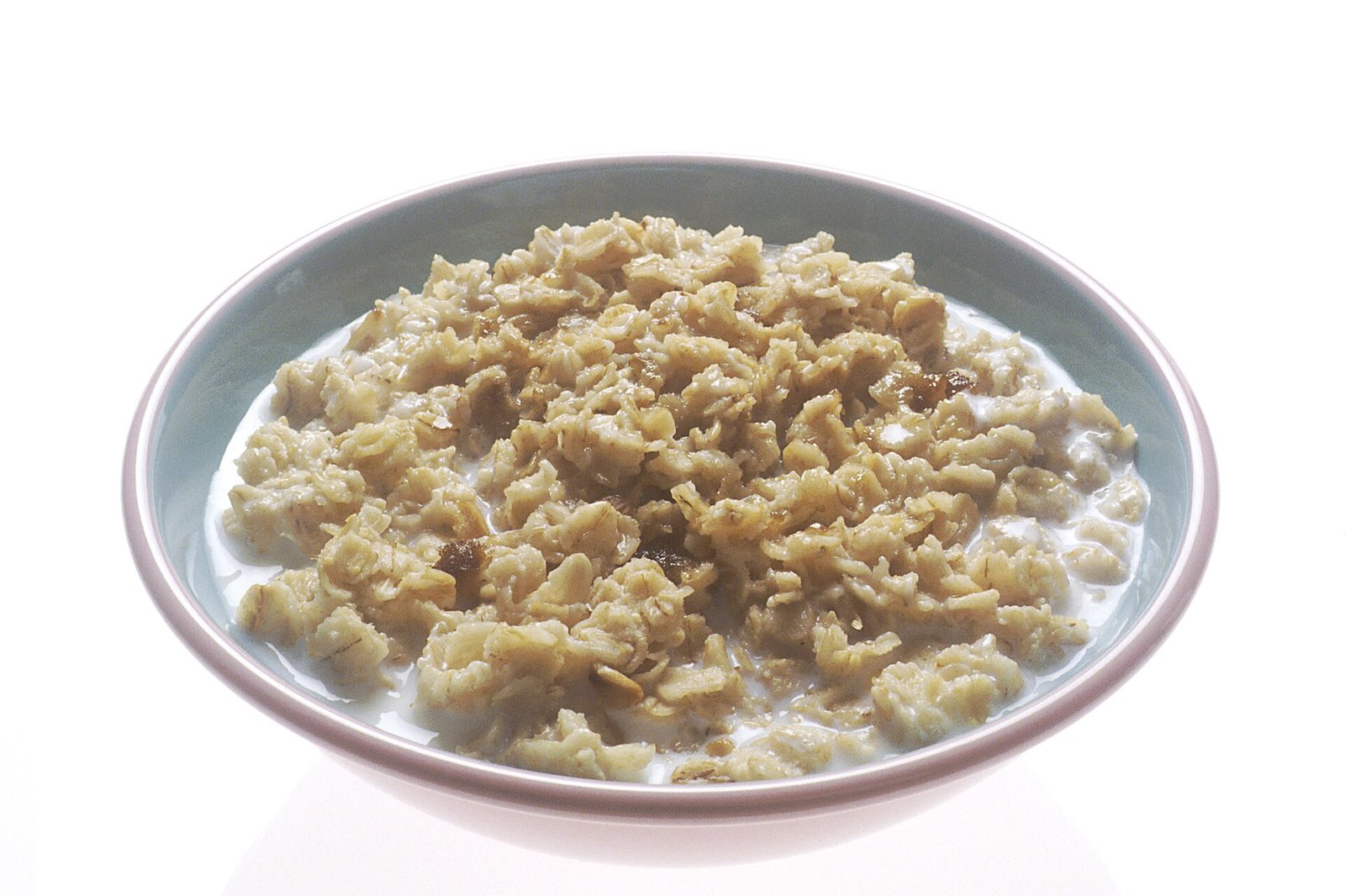 Oatmeal breakfast in a DASH-friendly day