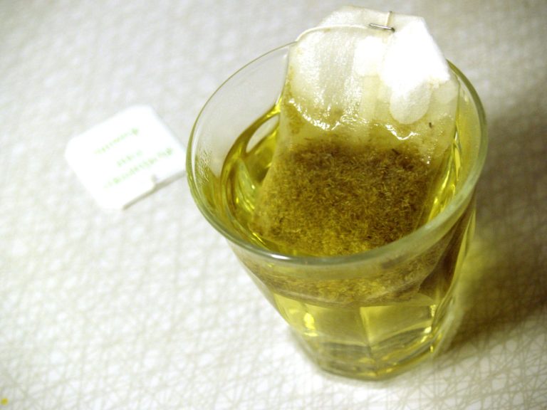 Caffeine-free chamomile tea, a calming evening drink for an insomnia diet routine