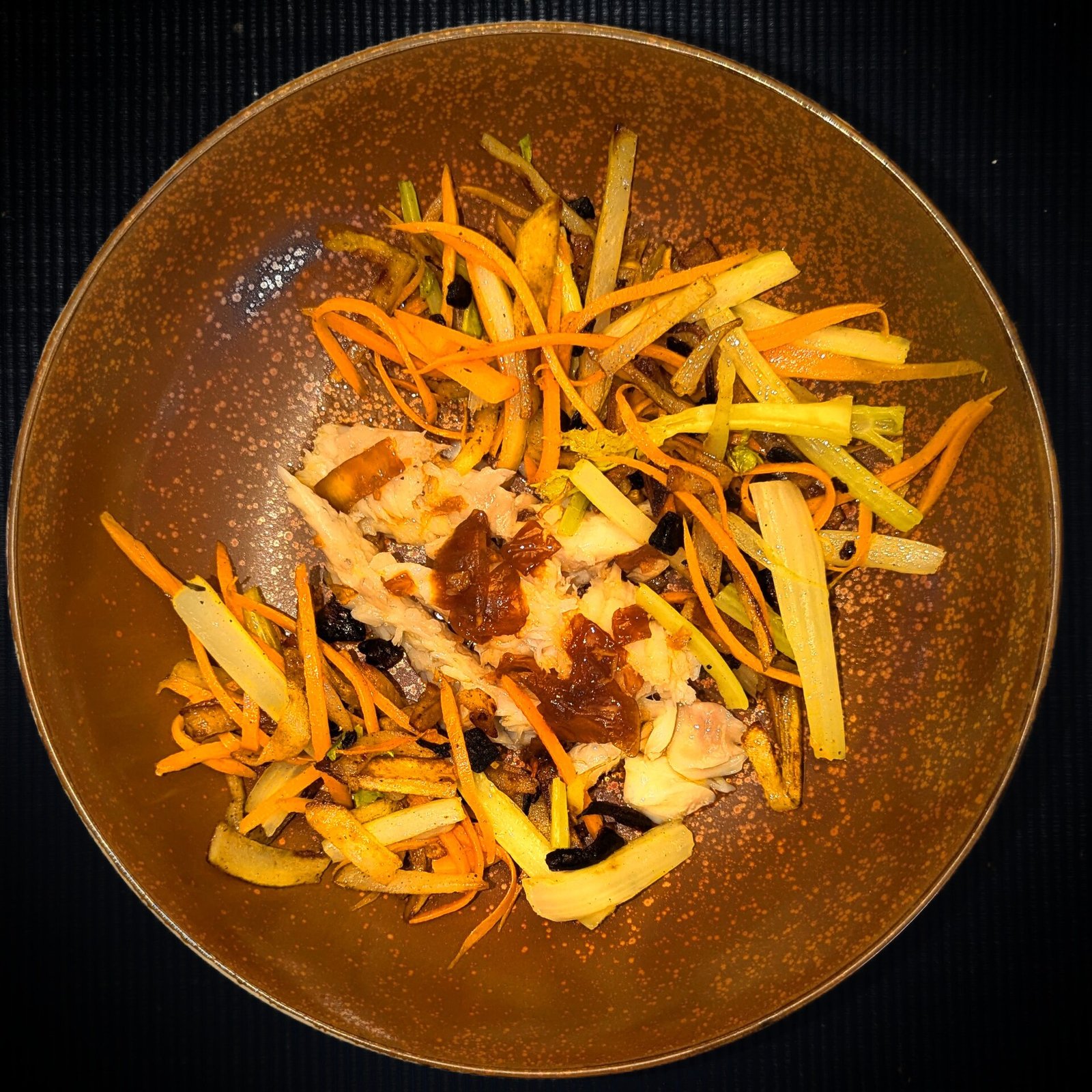 Pancreatitis diet low-fat plate: steamed white fish with carrots and vegetables
