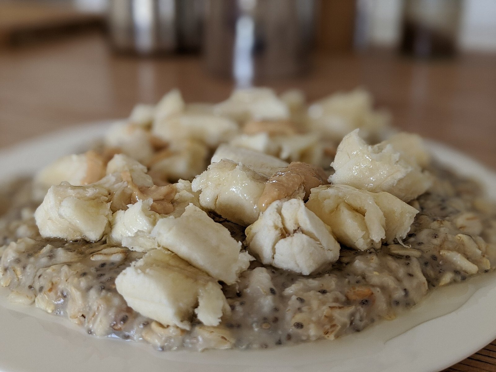 Banana oatmeal breakfast suitable during peptic ulcer symptom flares