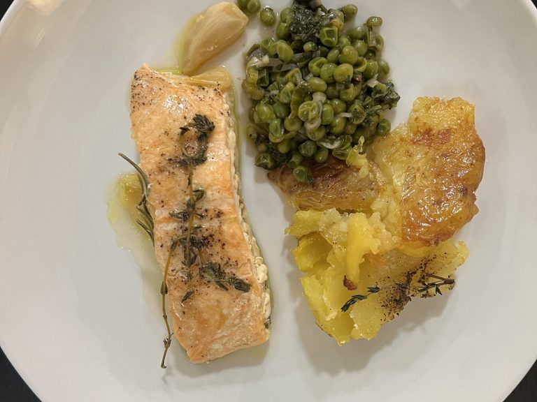 Ulcerative colitis diet plate: baked salmon with soft crushed potatoes and peas